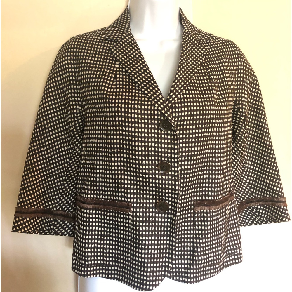 MaxMara Weekend linen blend blazer with raffia pocket and sleeve trim. EUC